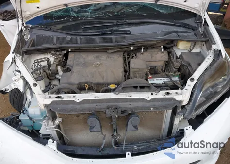 2016 Toyota Sienna Se Premium 8 Passenger z USA, uszkodzony, nr VIN 5TDXK3DC6GS741047